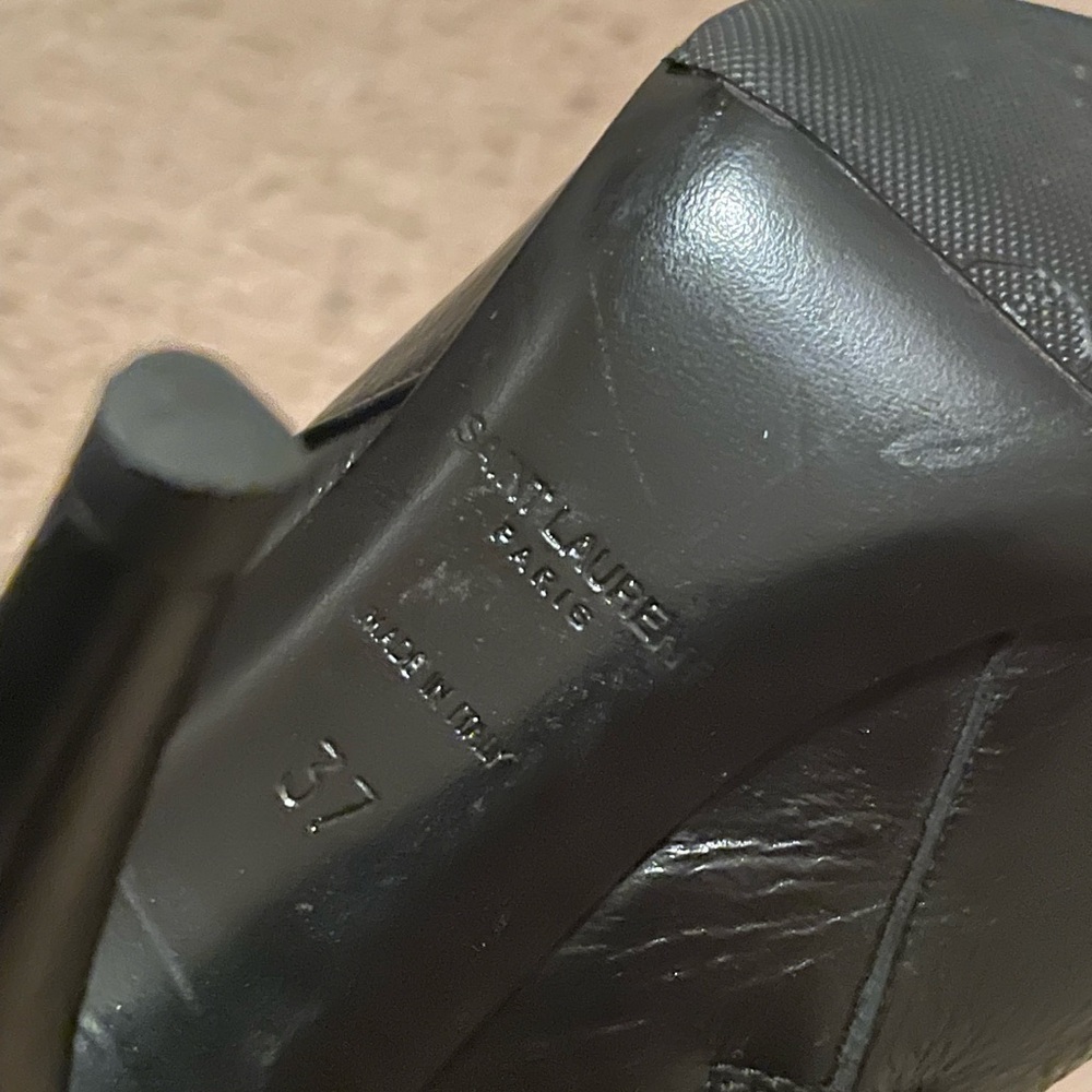 Saint Laurent Sleek Black Ankle Booties - Picture 3 of 3